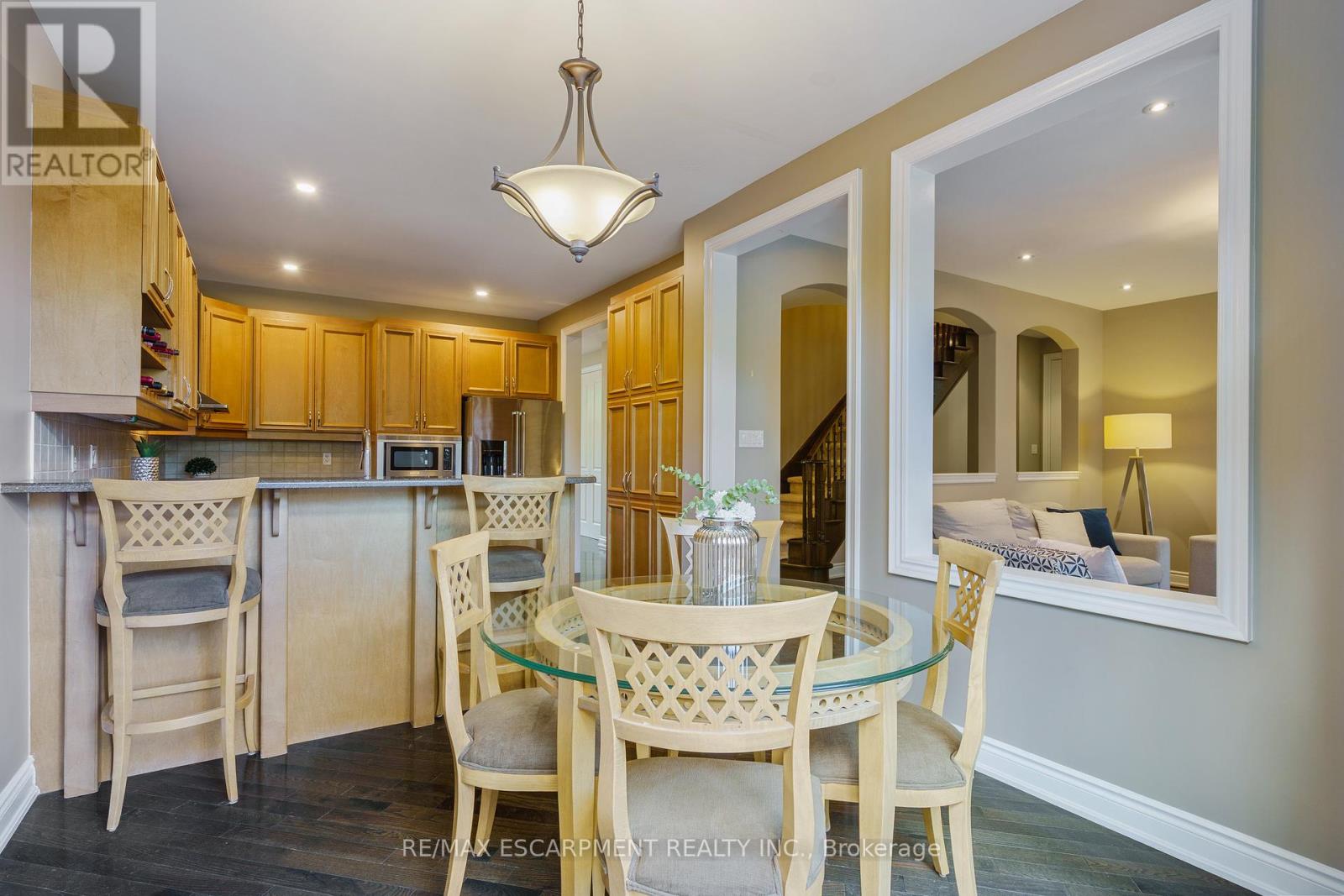 317 Great Lakes Boulevard, Oakville, Ontario  L6L 0A4 - Photo 11 - W12456397