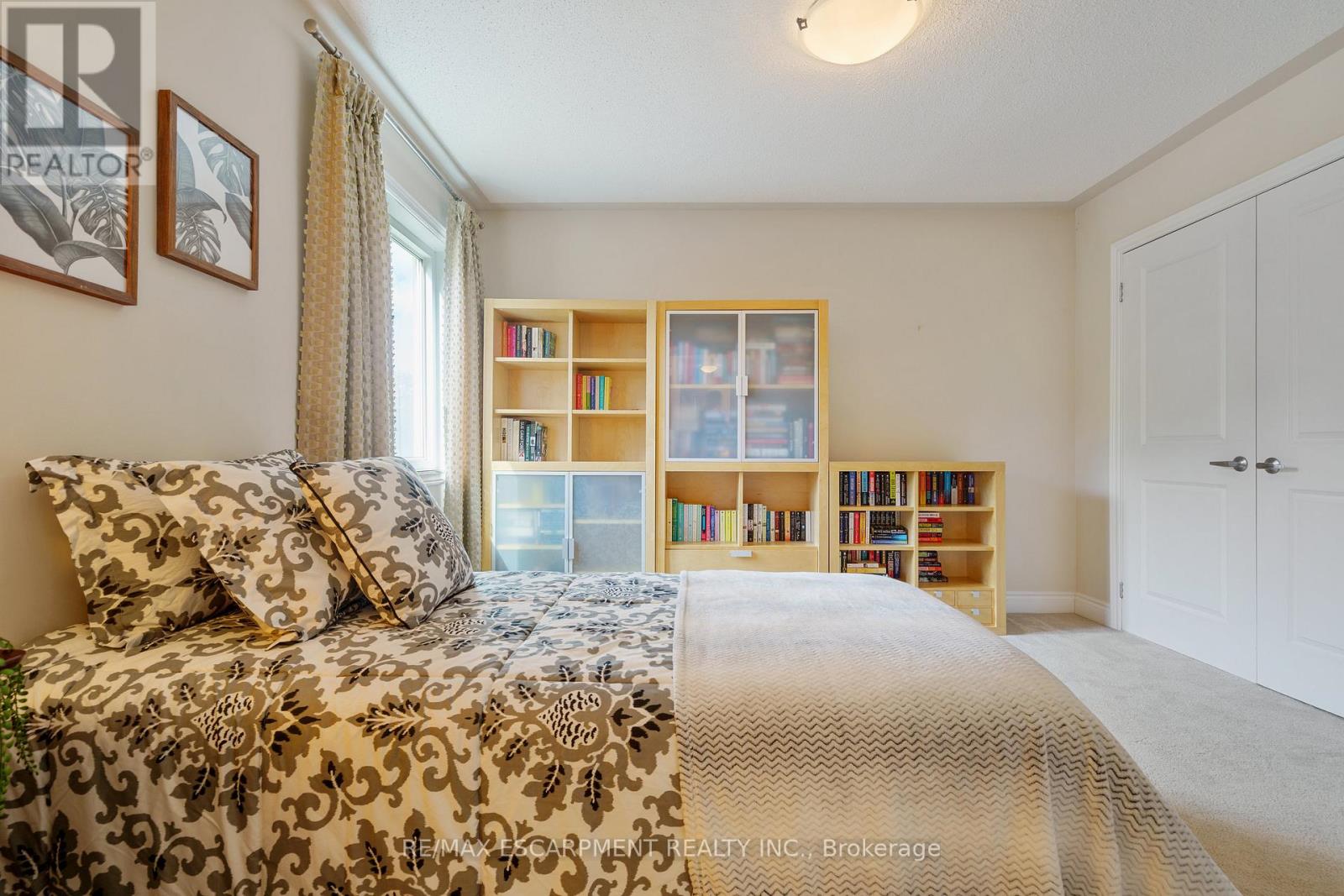 317 Great Lakes Boulevard, Oakville, Ontario  L6L 0A4 - Photo 22 - W12456397