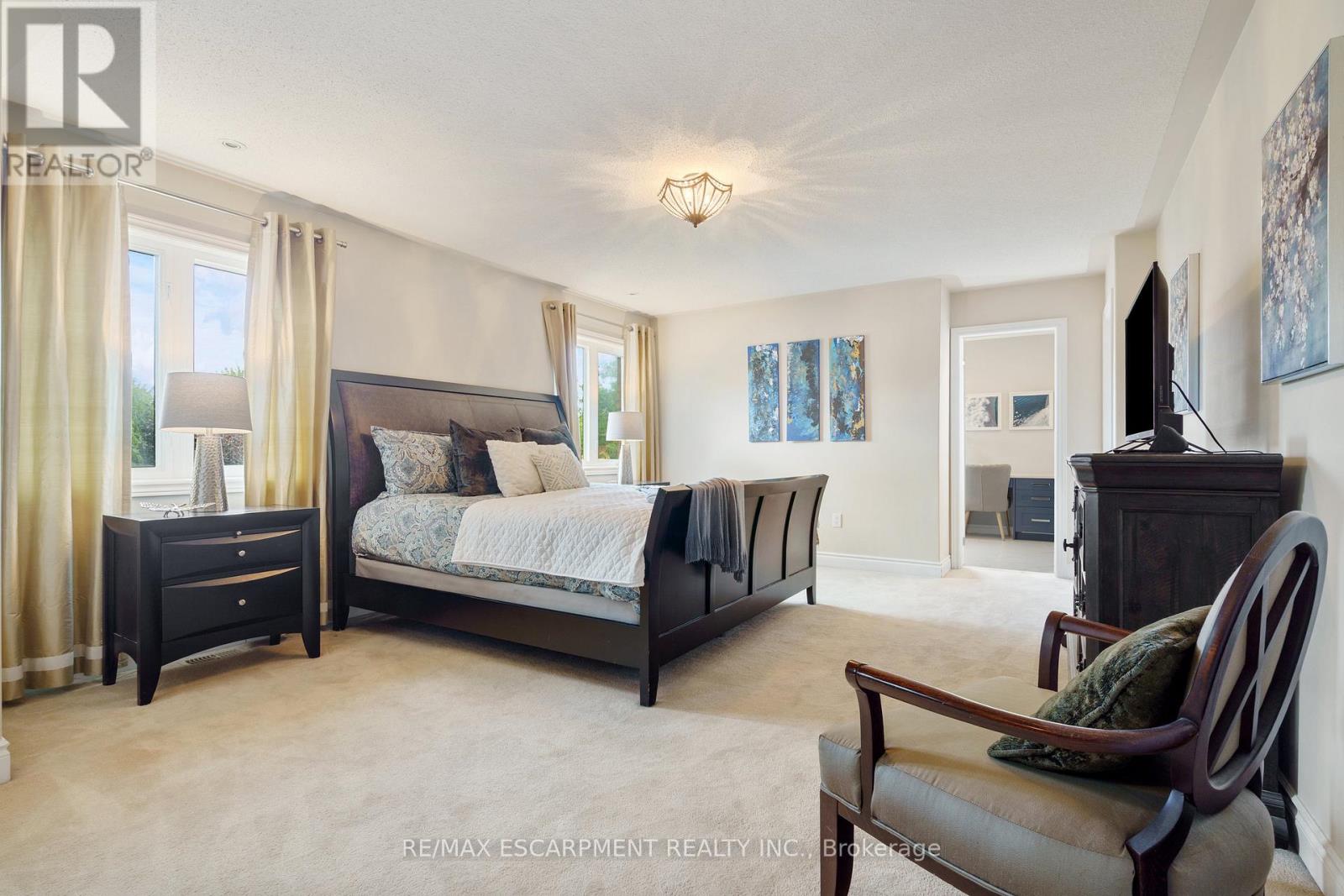317 Great Lakes Boulevard, Oakville, Ontario  L6L 0A4 - Photo 24 - W12456397
