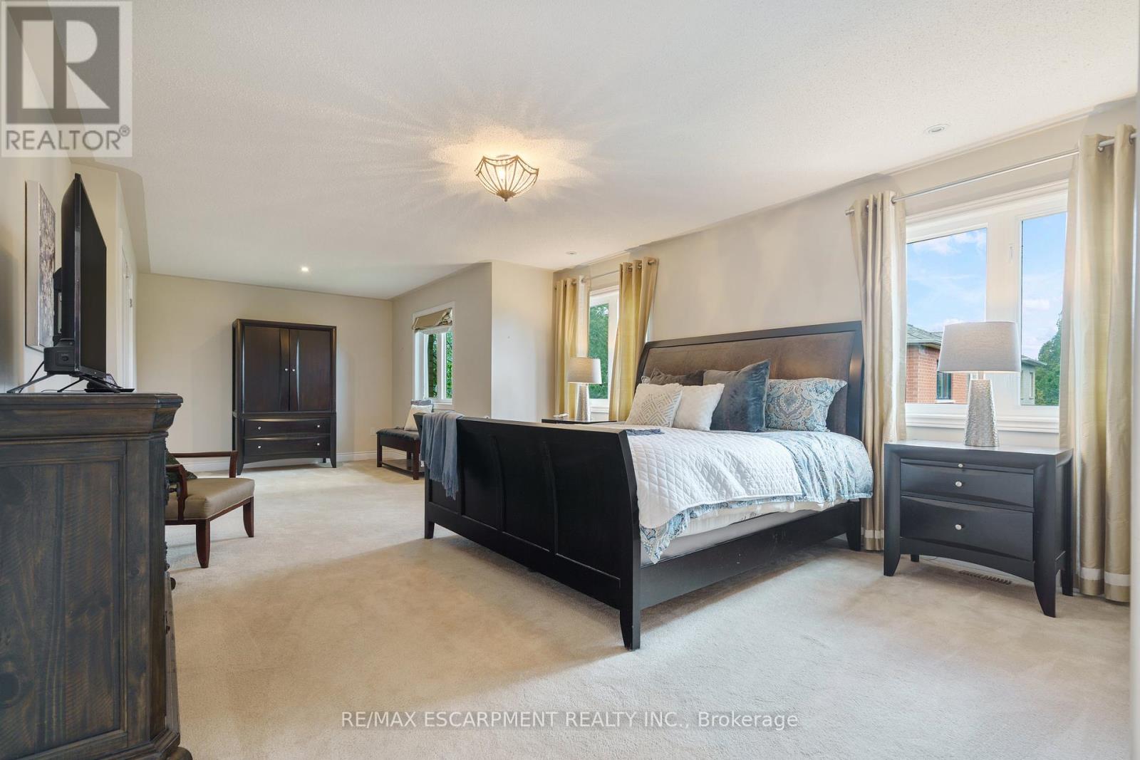 317 Great Lakes Boulevard, Oakville, Ontario  L6L 0A4 - Photo 25 - W12456397