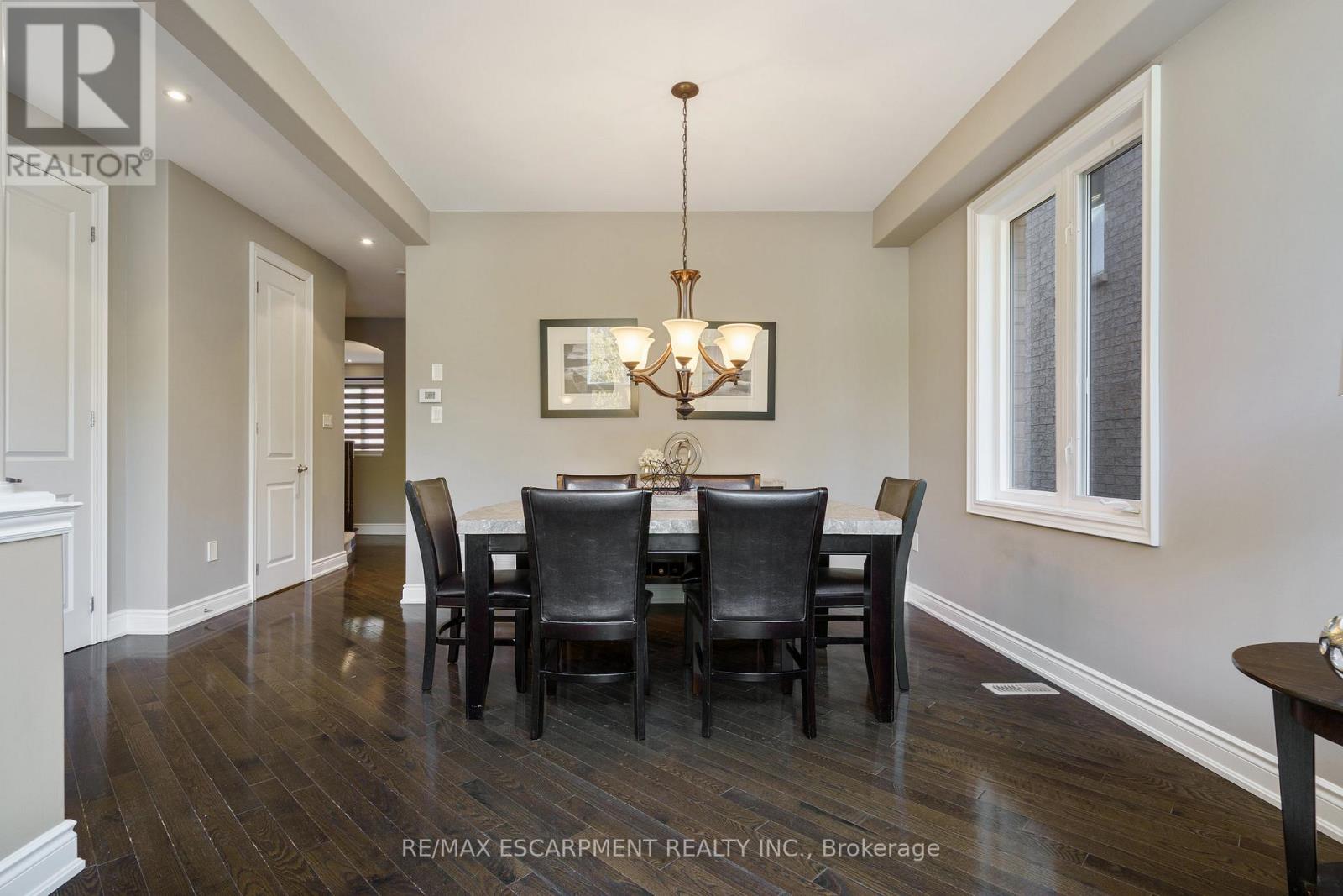 317 Great Lakes Boulevard, Oakville, Ontario  L6L 0A4 - Photo 6 - W12456397