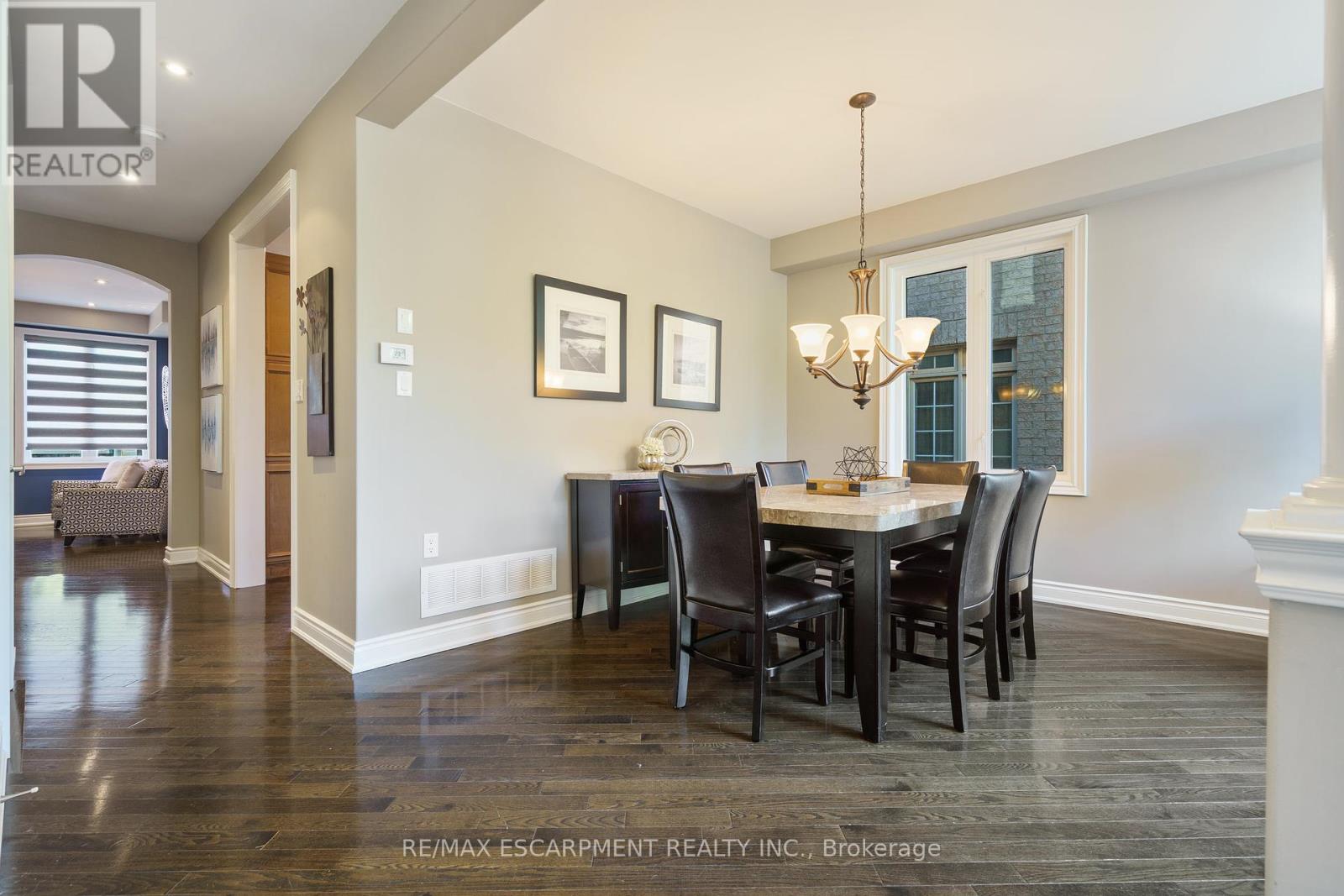 317 Great Lakes Boulevard, Oakville, Ontario  L6L 0A4 - Photo 7 - W12456397