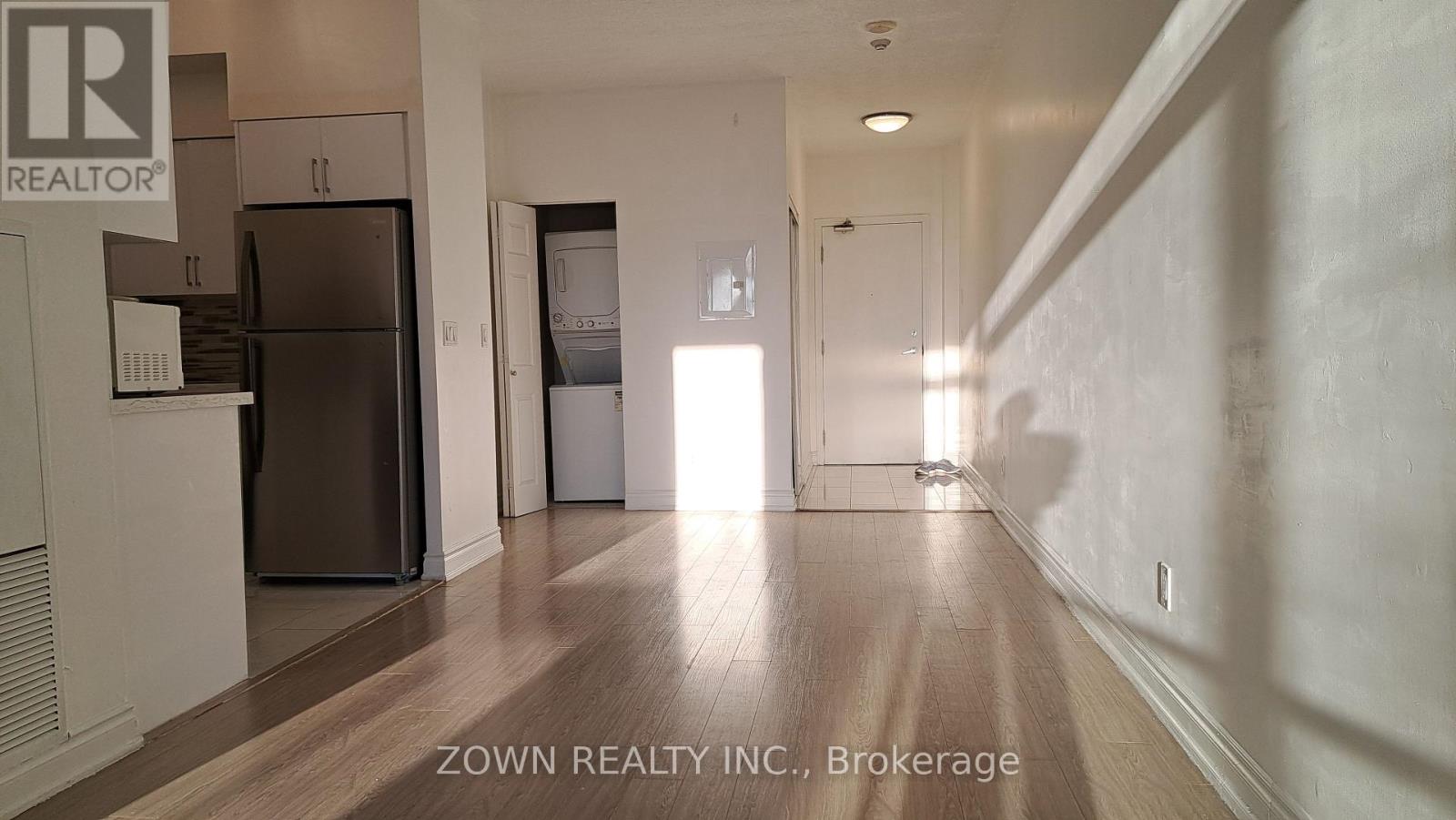 405 - 388 Prince Of Wales Drive, Mississauga, Ontario  L5B 0A1 - Photo 13 - W12456398