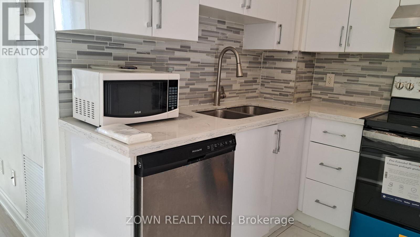405 - 388 Prince Of Wales Drive, Mississauga, Ontario  L5B 0A1 - Photo 8 - W12456398