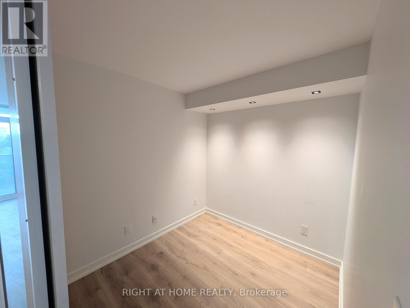 608 - 160 Flemington Road, Toronto, Ontario  M6A 1N6 - Photo 11 - W12456408