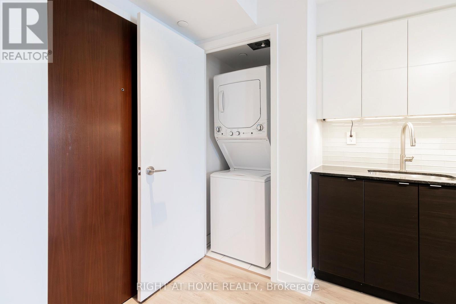608 - 160 Flemington Road, Toronto, Ontario  M6A 1N6 - Photo 15 - W12456408