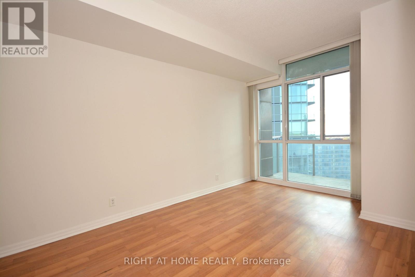 1805 - 220 Burnhamthorpe Road W, Mississauga, Ontario  L5B 4N4 - Photo 24 - W12456427