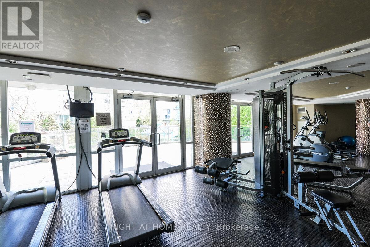 1805 - 220 Burnhamthorpe Road W, Mississauga, Ontario  L5B 4N4 - Photo 28 - W12456427