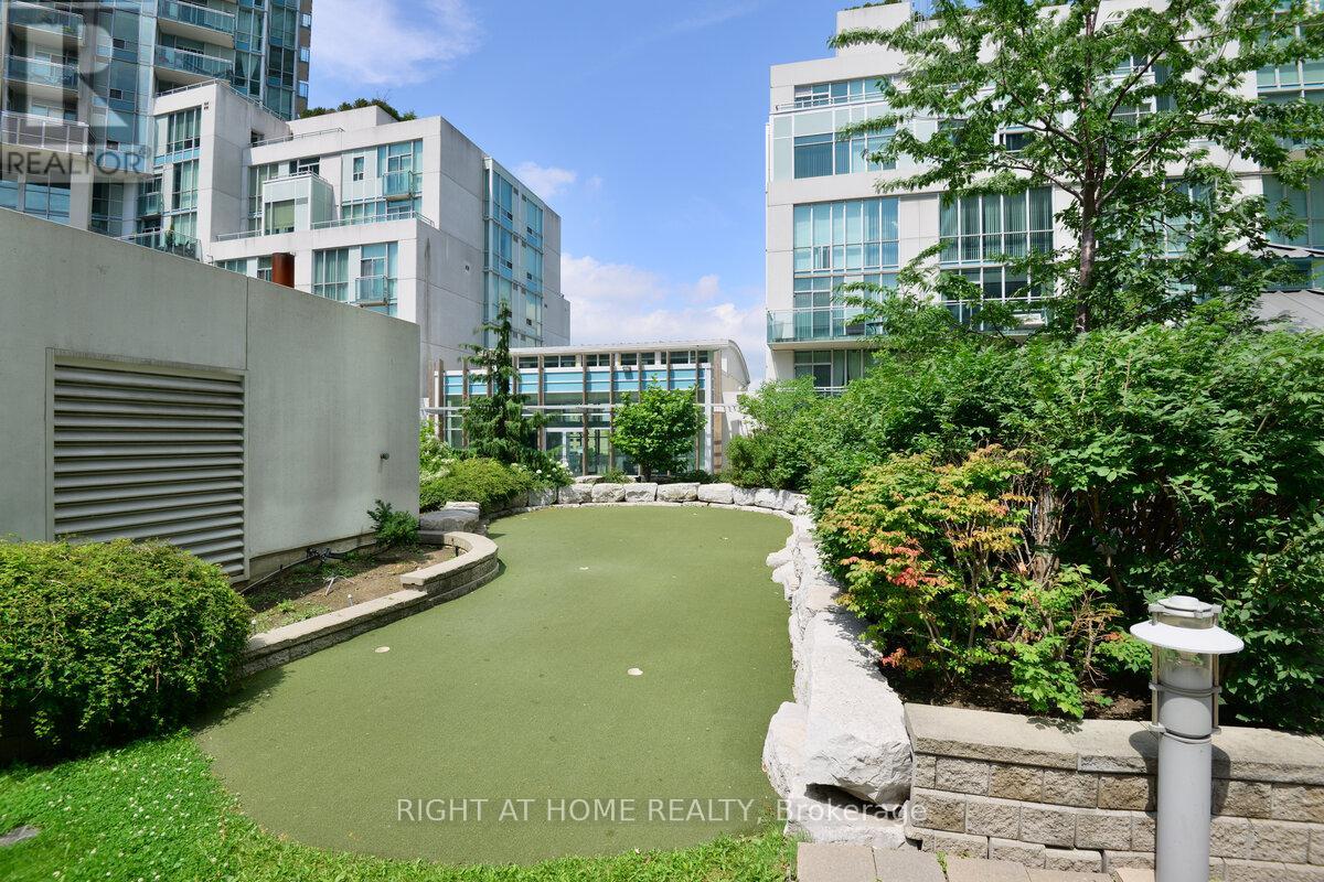 1805 - 220 Burnhamthorpe Road W, Mississauga, Ontario  L5B 4N4 - Photo 33 - W12456427