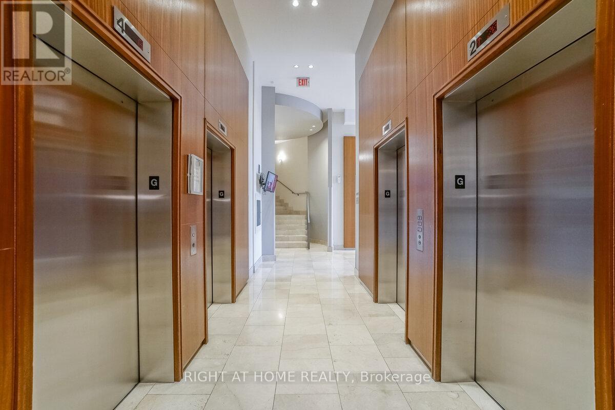 1805 - 220 Burnhamthorpe Road W, Mississauga, Ontario  L5B 4N4 - Photo 6 - W12456427