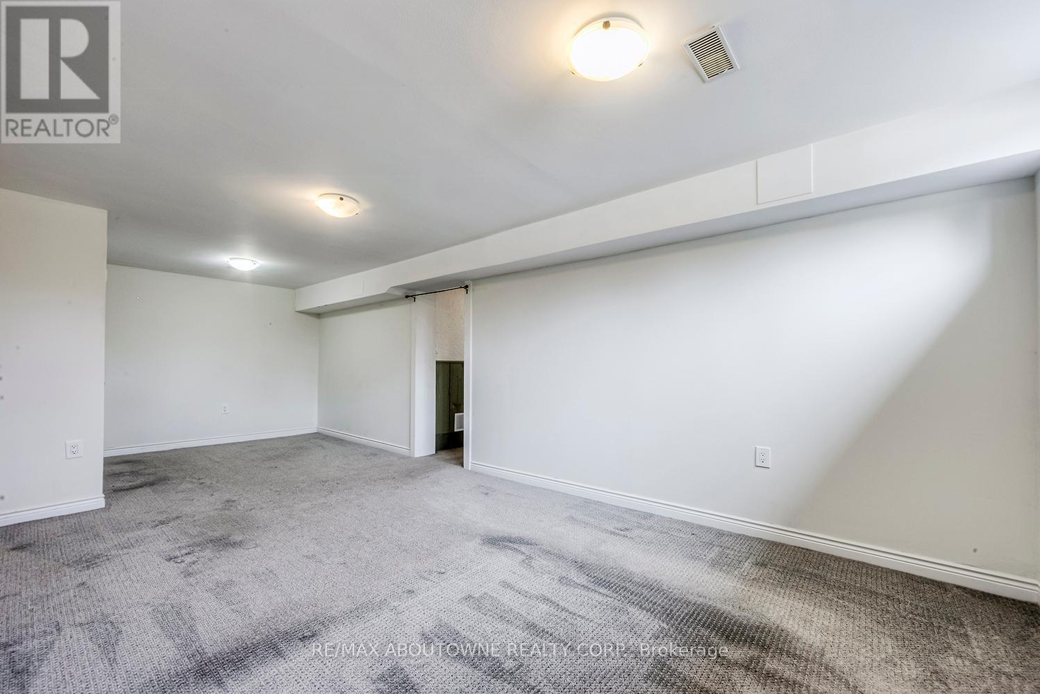 530 Lees Lane, Oakville, Ontario  L6L 4T4 - Photo 20 - W12456429