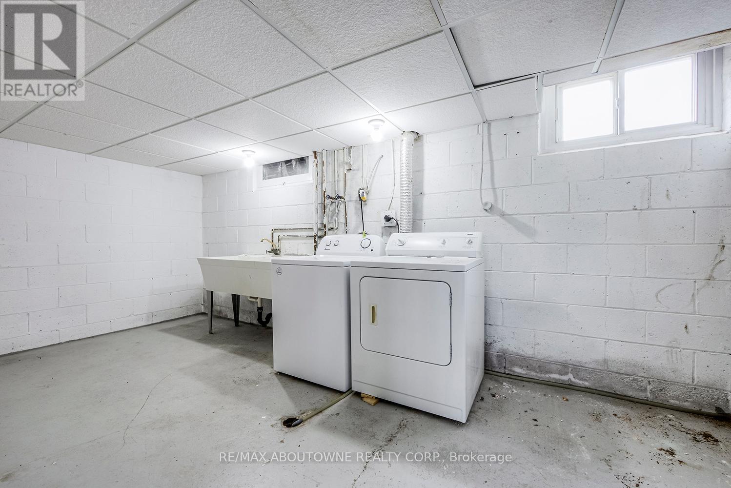 530 Lees Lane, Oakville, Ontario  L6L 4T4 - Photo 26 - W12456429