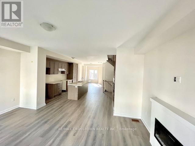 16 Heathrow Lane, Caledon, Ontario  L7E 4M4 - Photo 8 - W12456444