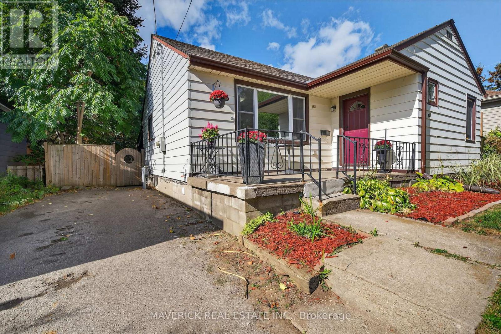 151 Elliott Street, London East (East C), Ontario  N5Y 2G1 - Photo 2 - X12456448