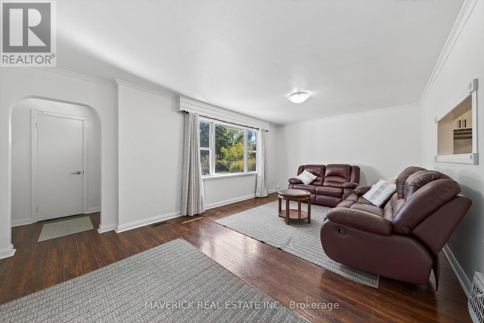 151 Elliott Street, London East (East C), Ontario  N5Y 2G1 - Photo 4 - X12456448