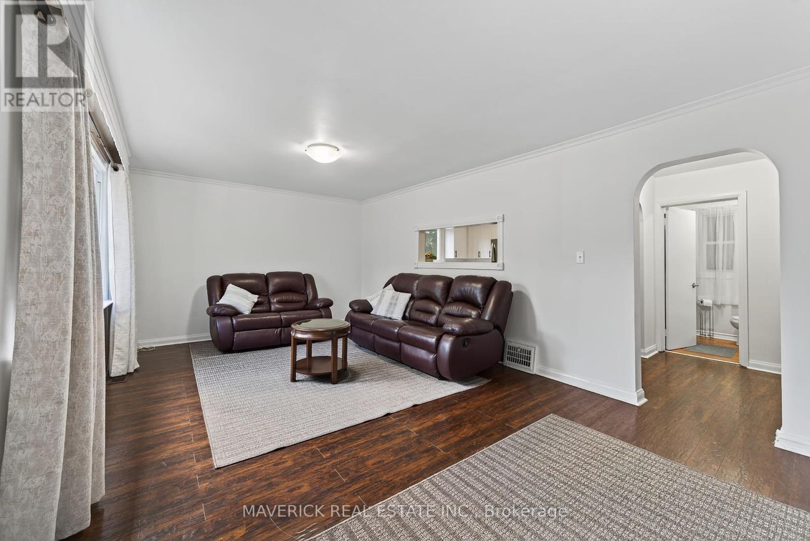 151 Elliott Street, London East (East C), Ontario  N5Y 2G1 - Photo 6 - X12456448