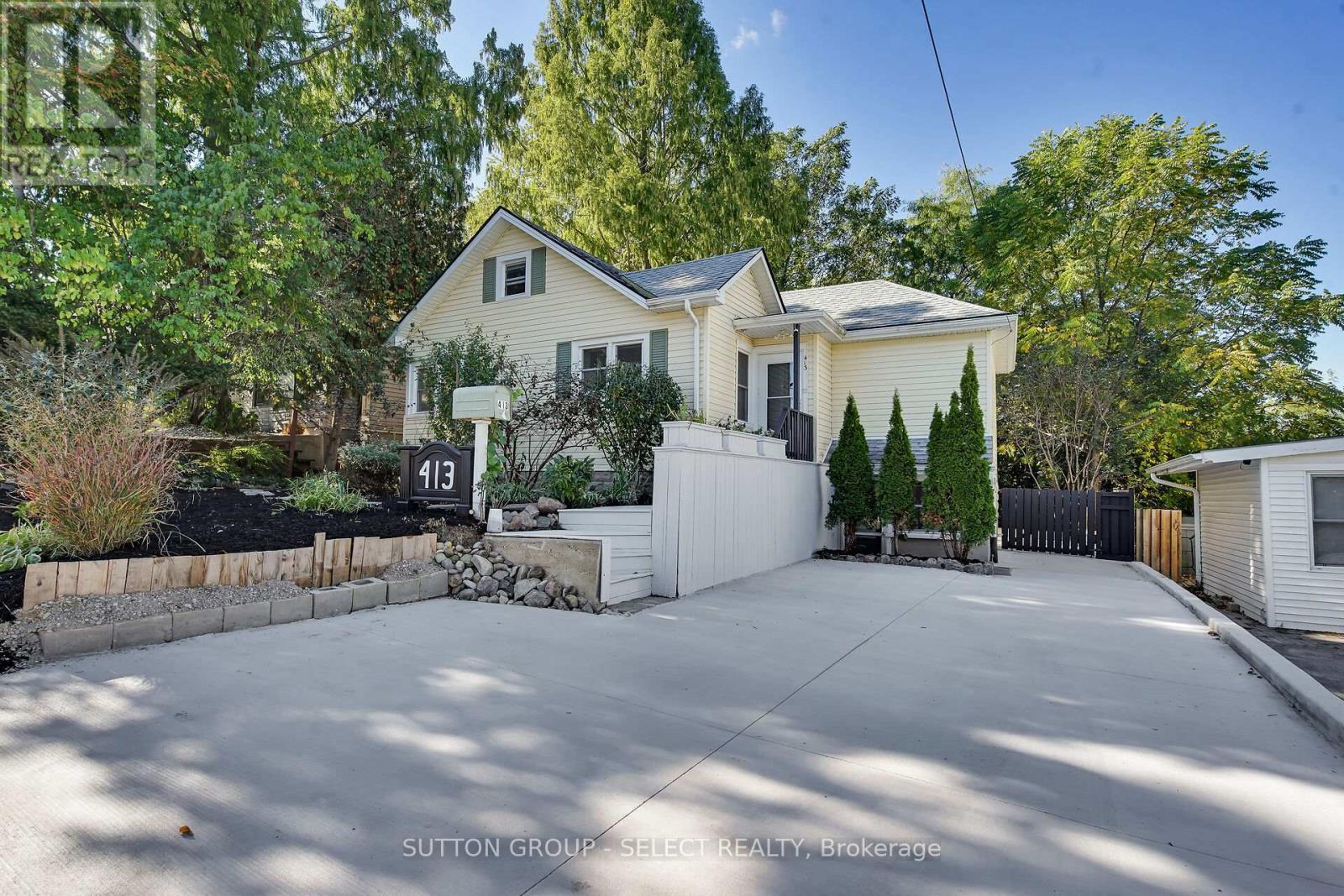413 OLD WONDERLAND ROAD, London South, Ontario