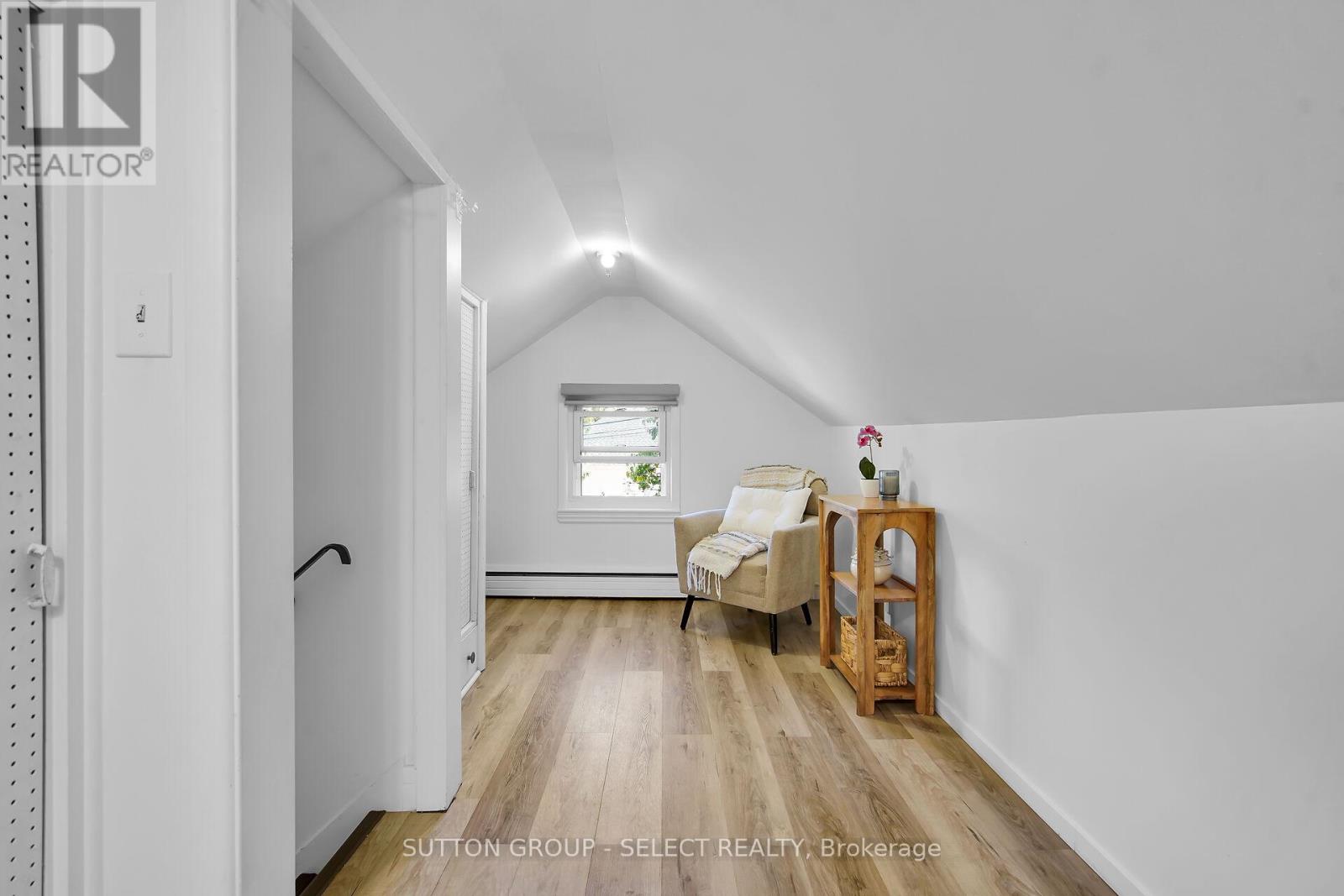 413 Old Wonderland Road, London South, Ontario  N6K 3R1 - Photo 21 - X12456472