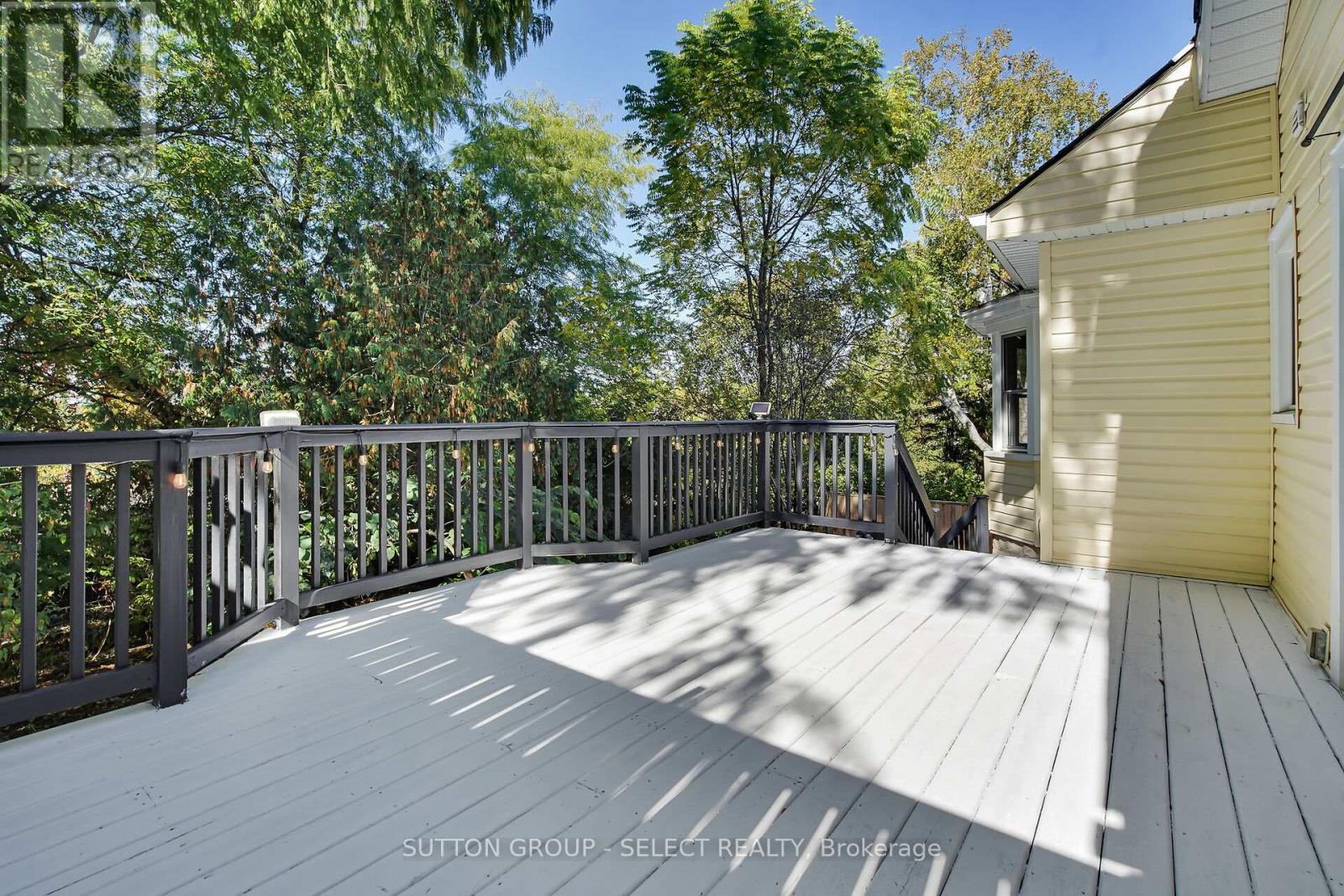 413 Old Wonderland Road, London South, Ontario  N6K 3R1 - Photo 34 - X12456472