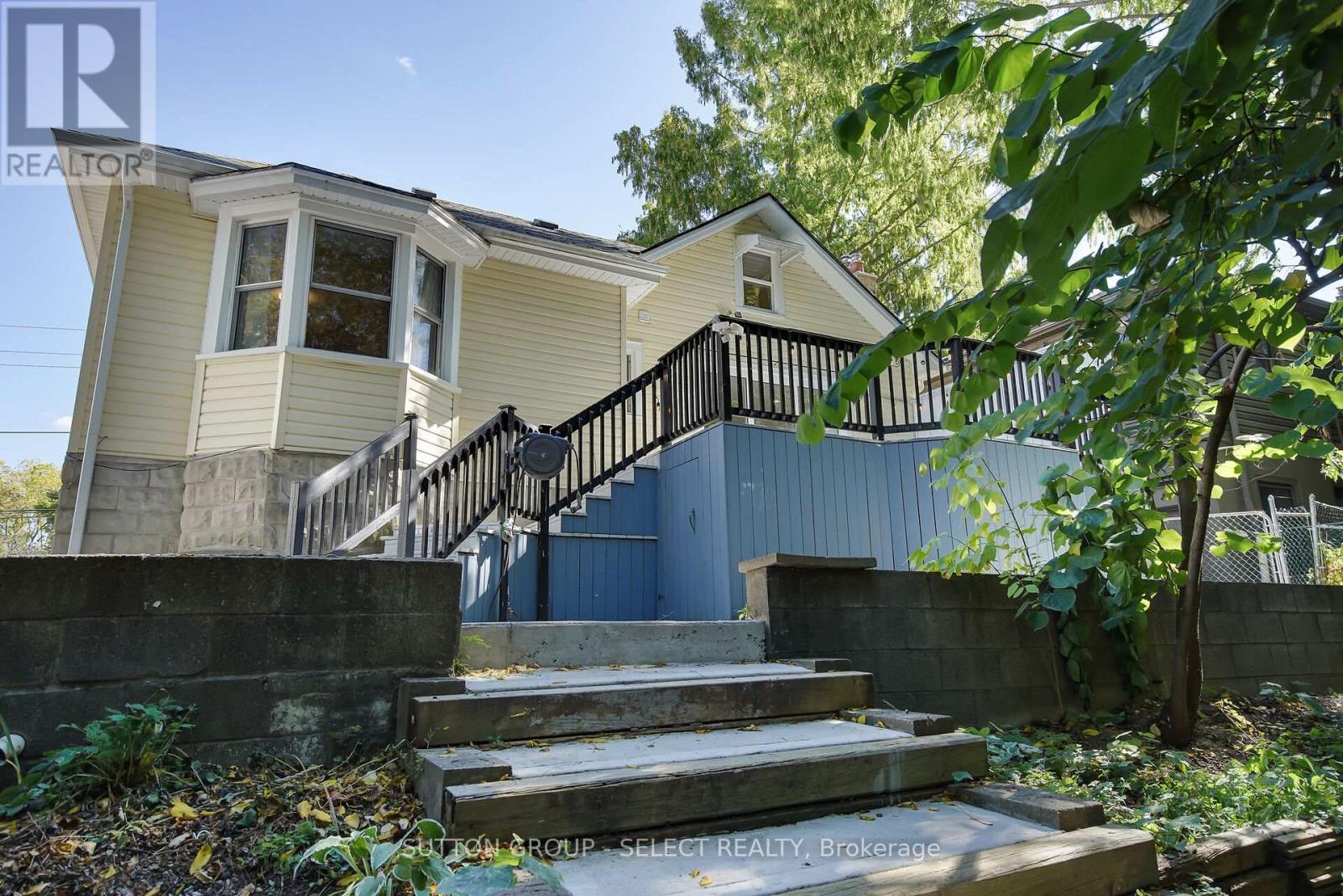 413 Old Wonderland Road, London South, Ontario  N6K 3R1 - Photo 39 - X12456472