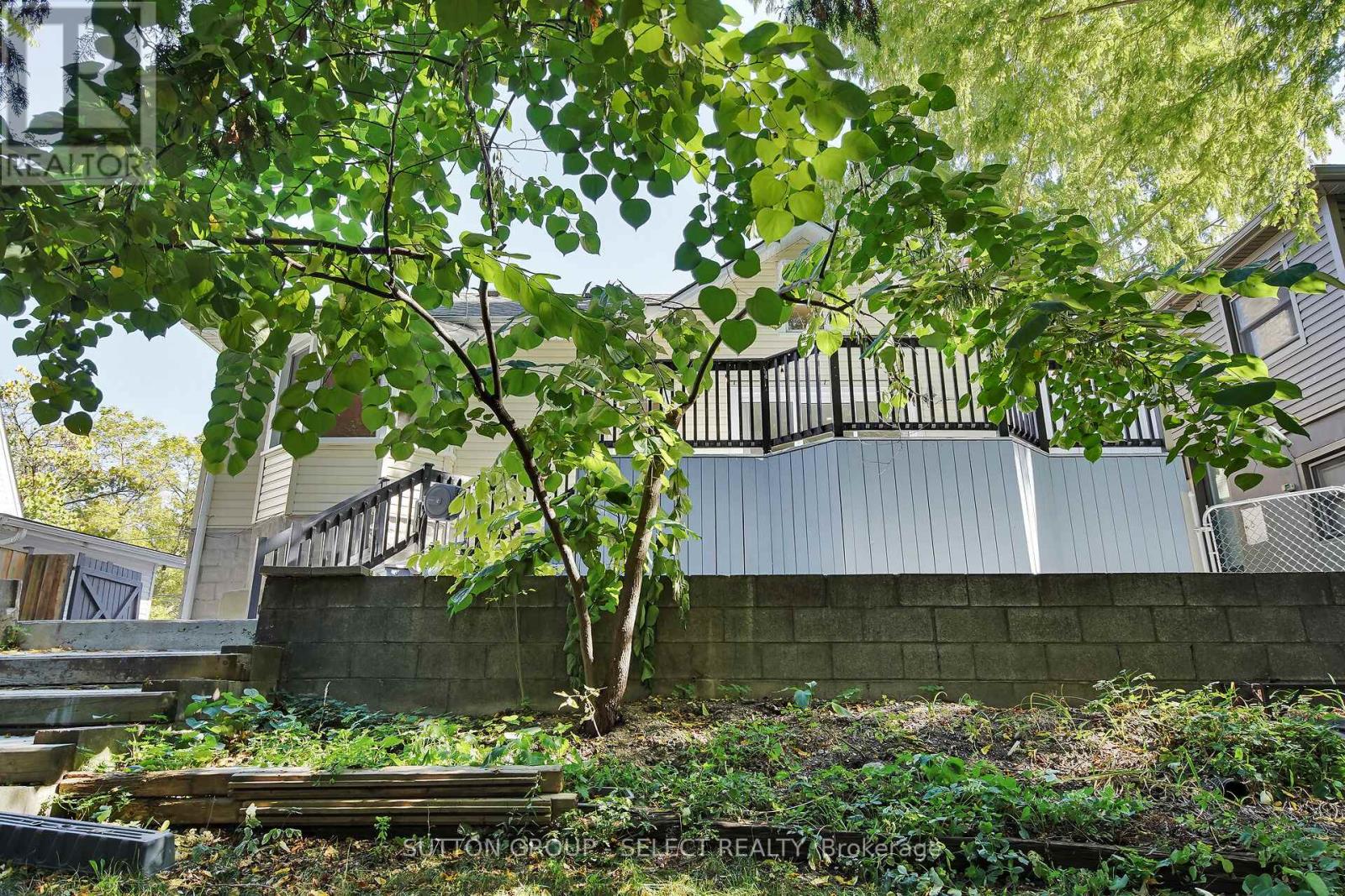 413 Old Wonderland Road, London South, Ontario  N6K 3R1 - Photo 40 - X12456472