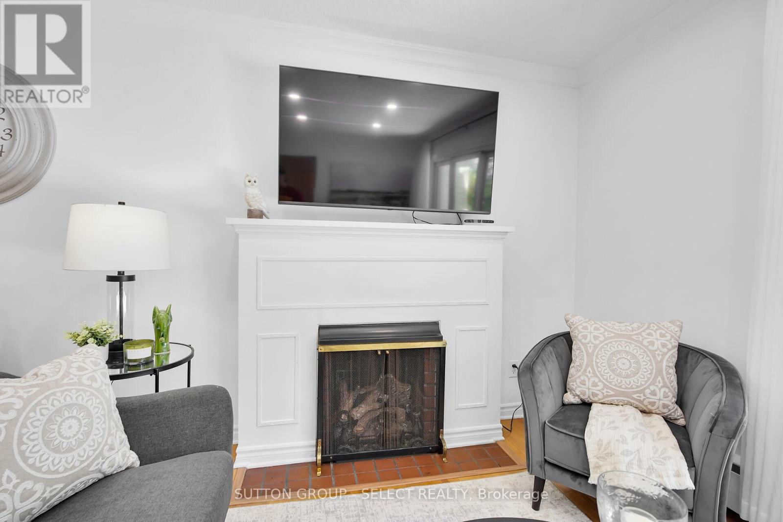 413 Old Wonderland Road, London South, Ontario  N6K 3R1 - Photo 7 - X12456472
