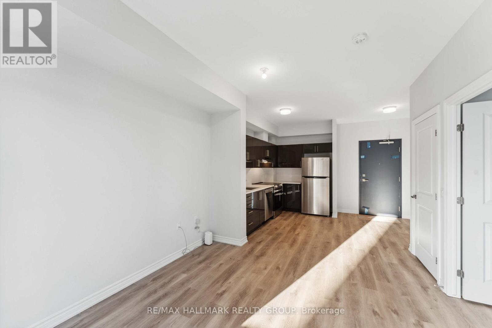 206 - 397 Codd's Road, Ottawa, Ontario  K1K 5C7 - Photo 14 - X12456491