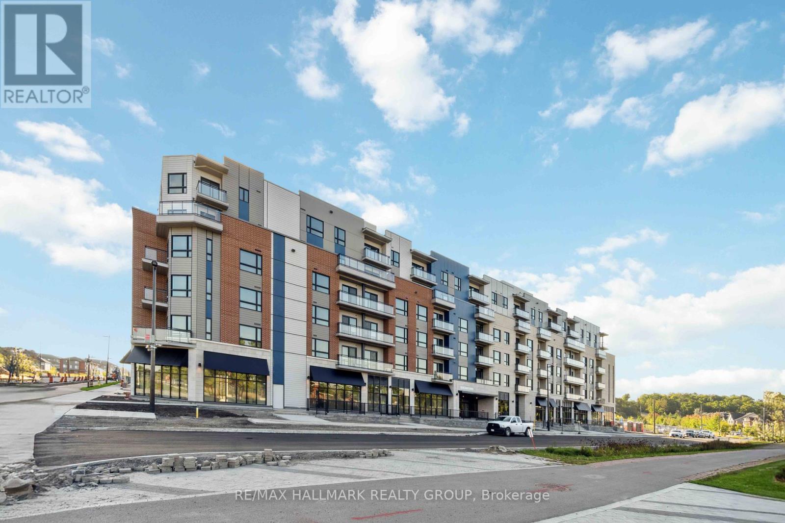 206 - 397 Codd's Road, Ottawa, Ontario  K1K 5C7 - Photo 2 - X12456491