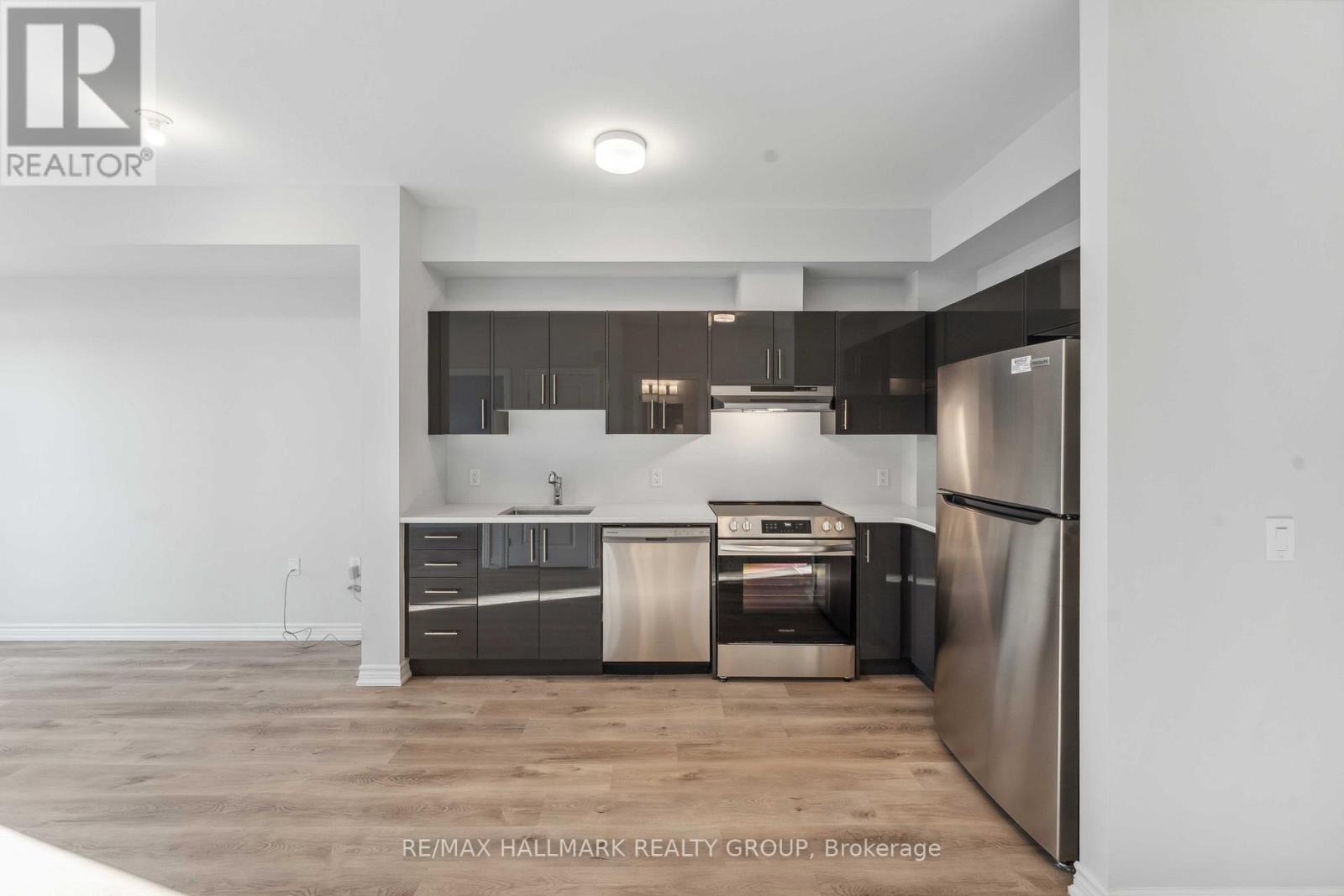 206 - 397 Codd's Road, Ottawa, Ontario  K1K 5C7 - Photo 8 - X12456491