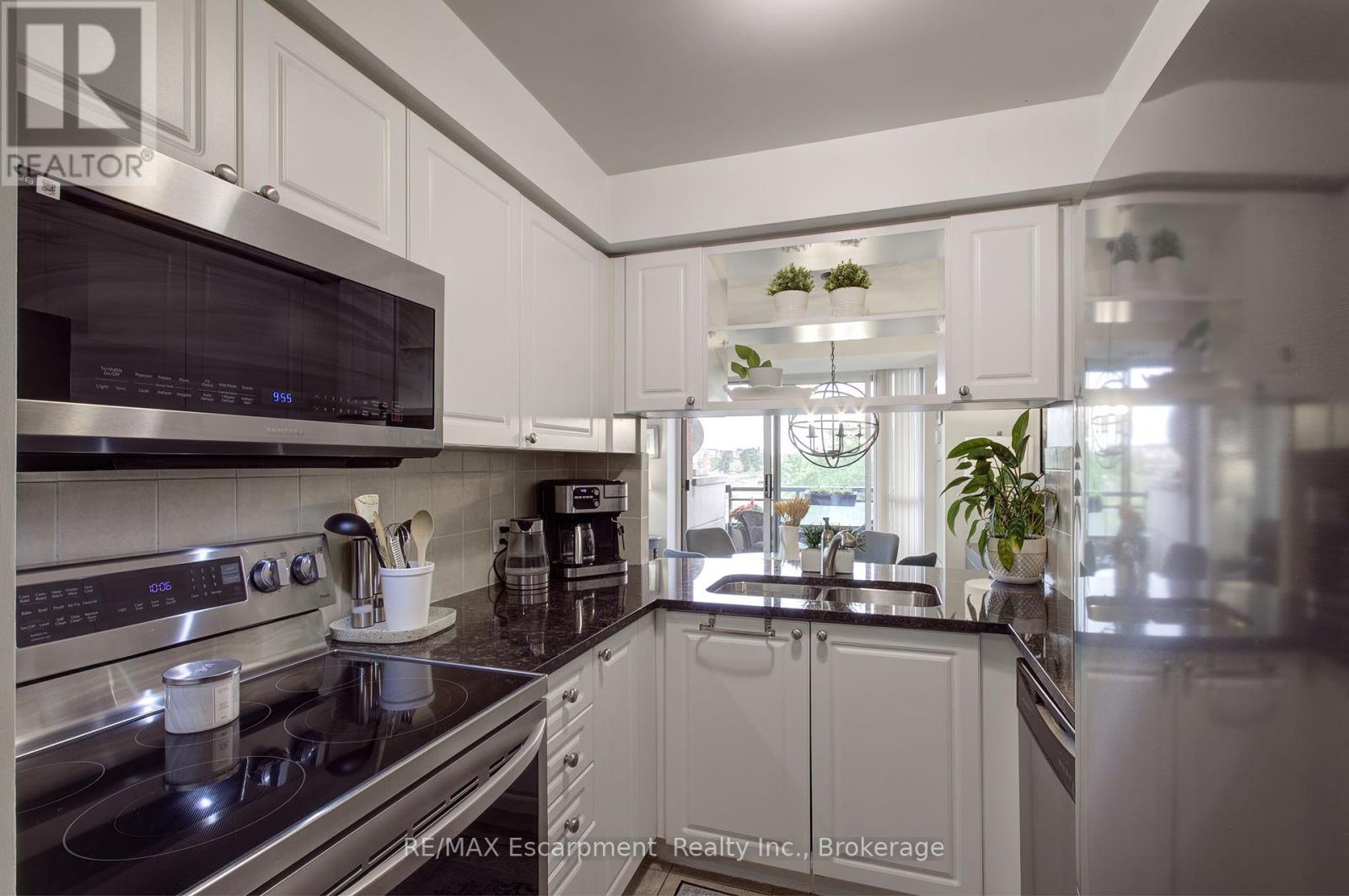 311 - 2325 Central Park Drive, Oakville, Ontario  L6H 0E2 - Photo 7 - W12456484