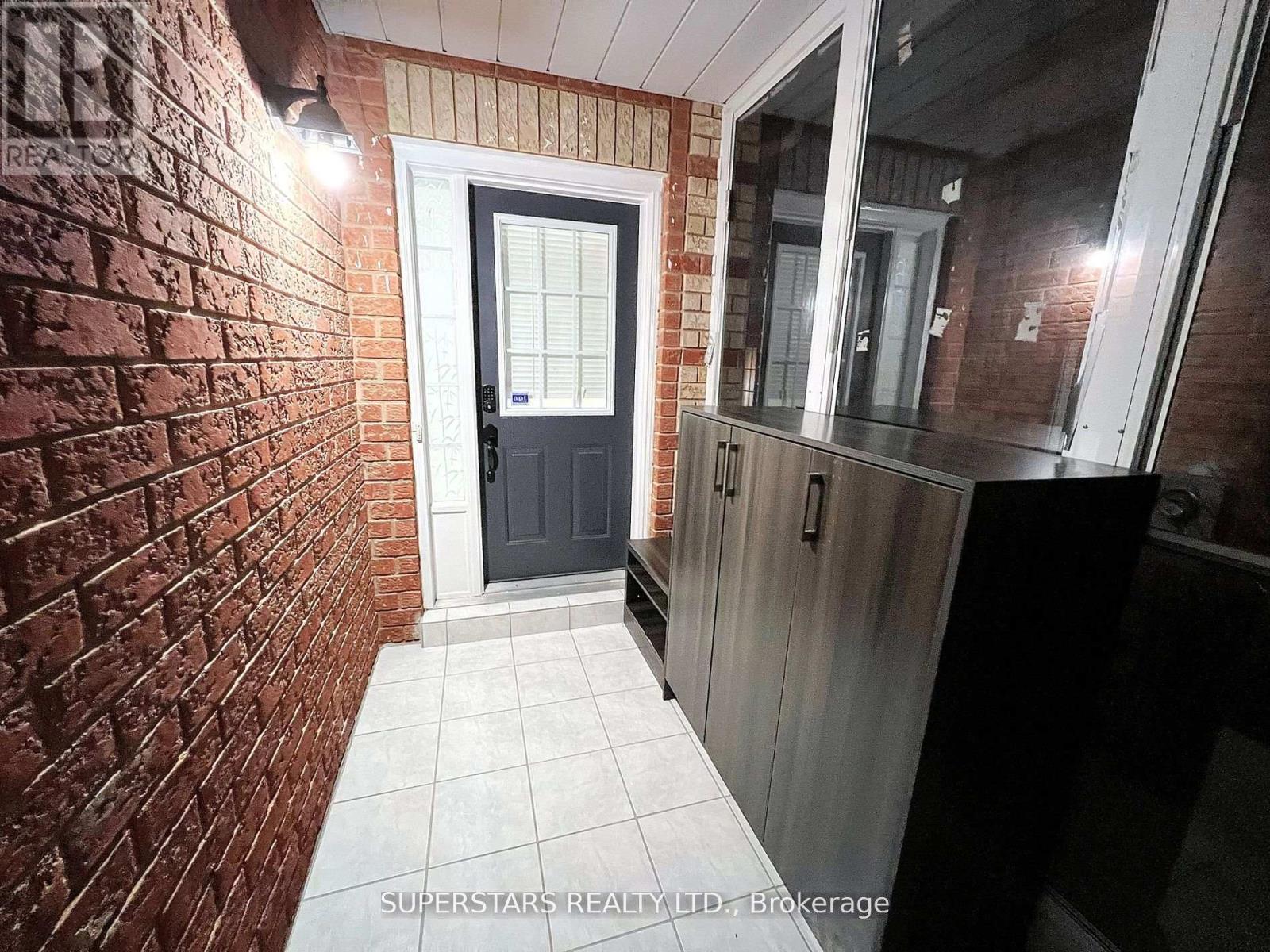 28 Quantum Street, Markham, Ontario  L3S 4J5 - Photo 2 - N12456428