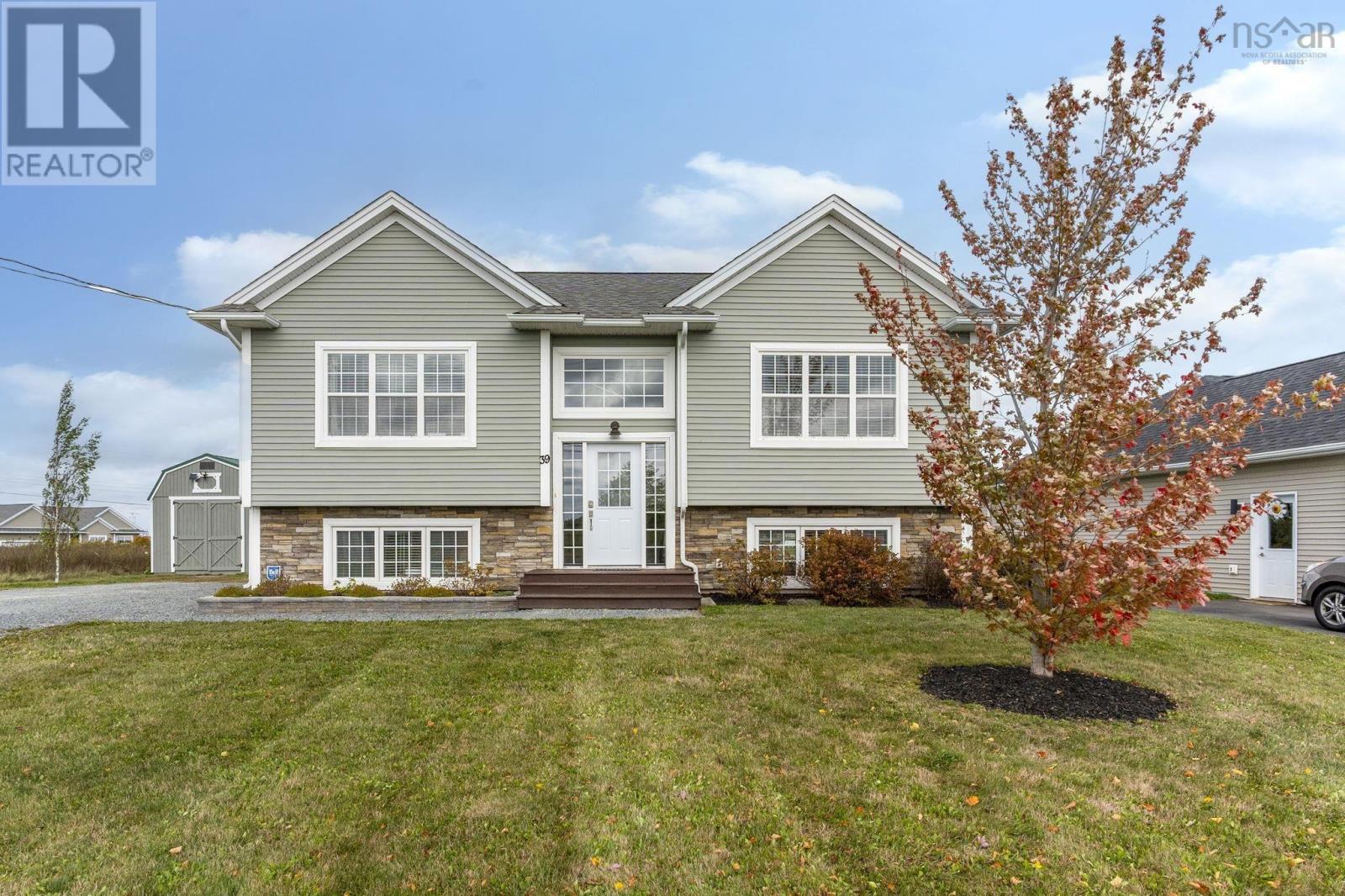 39 Ridge Avenue, Stewiacke, Nova Scotia  B0N 2J0 - Photo 1 - 202525604