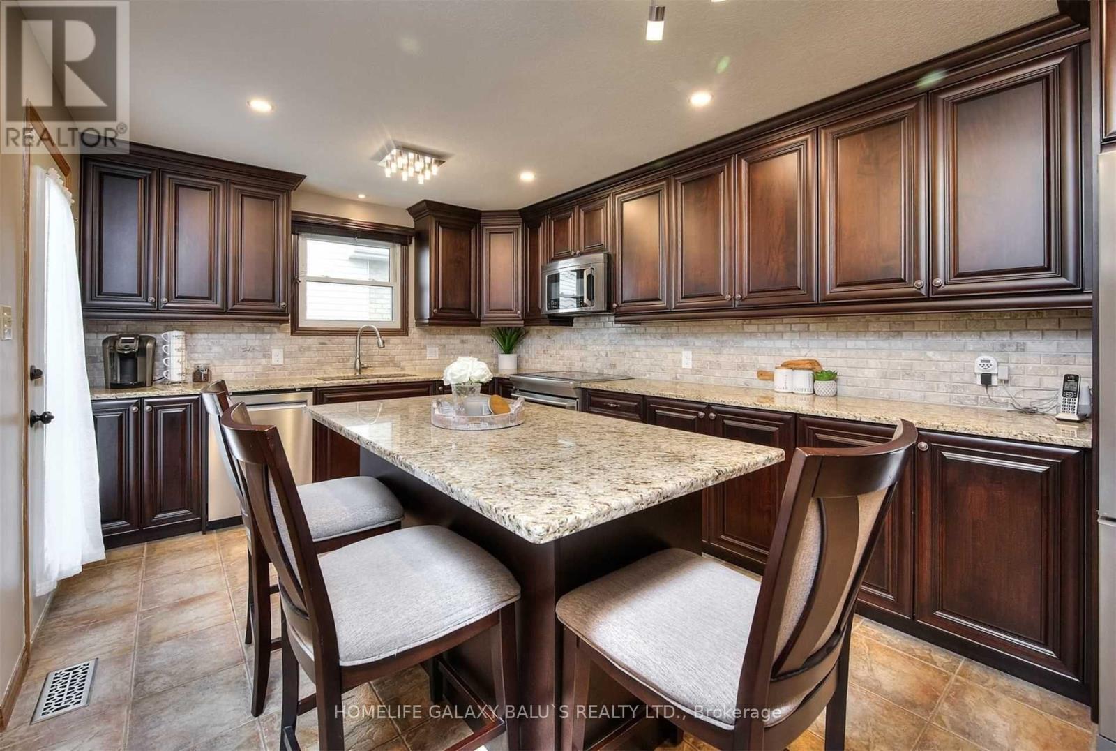 3 CORA DRIVE, Kitchener, Ontario