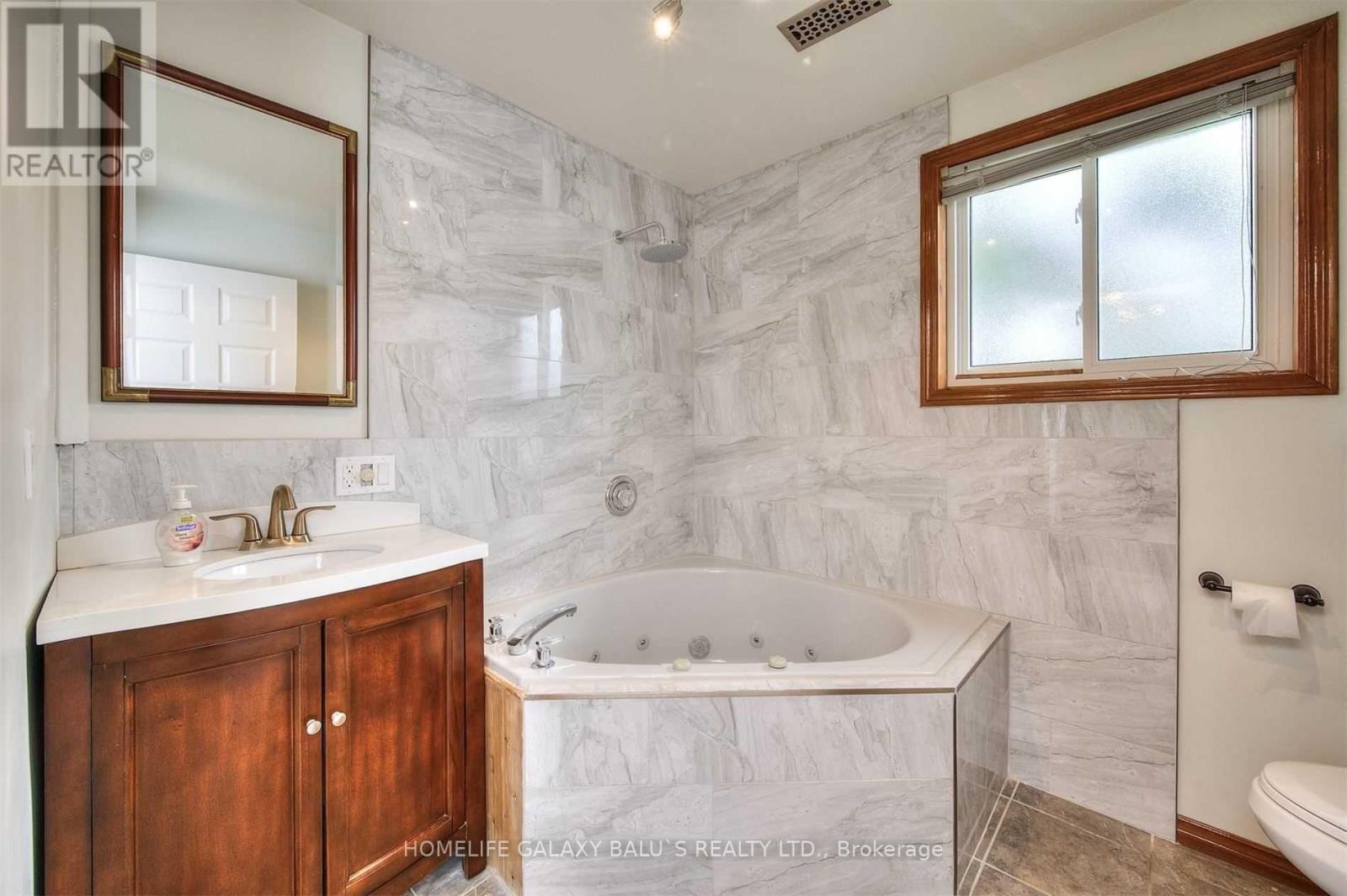 3 Cora Drive, Kitchener, Ontario  N2N 3C6 - Photo 19 - X12456343