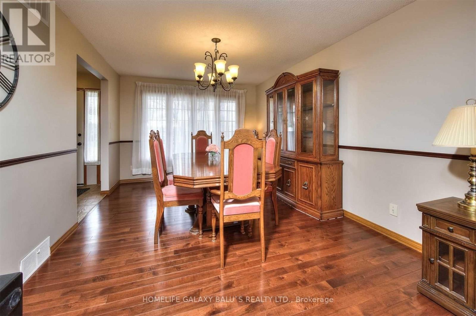 3 Cora Drive, Kitchener, Ontario  N2N 3C6 - Photo 4 - X12456343