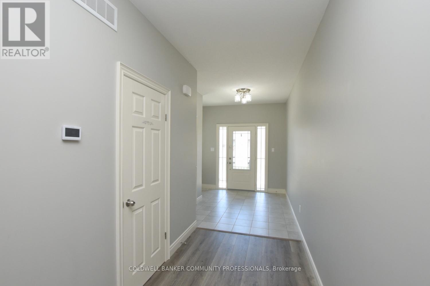 71 - 6 Ironwood Street, Norfolk, Ontario  N3Y 4Z6 - Photo 5 - X12456376