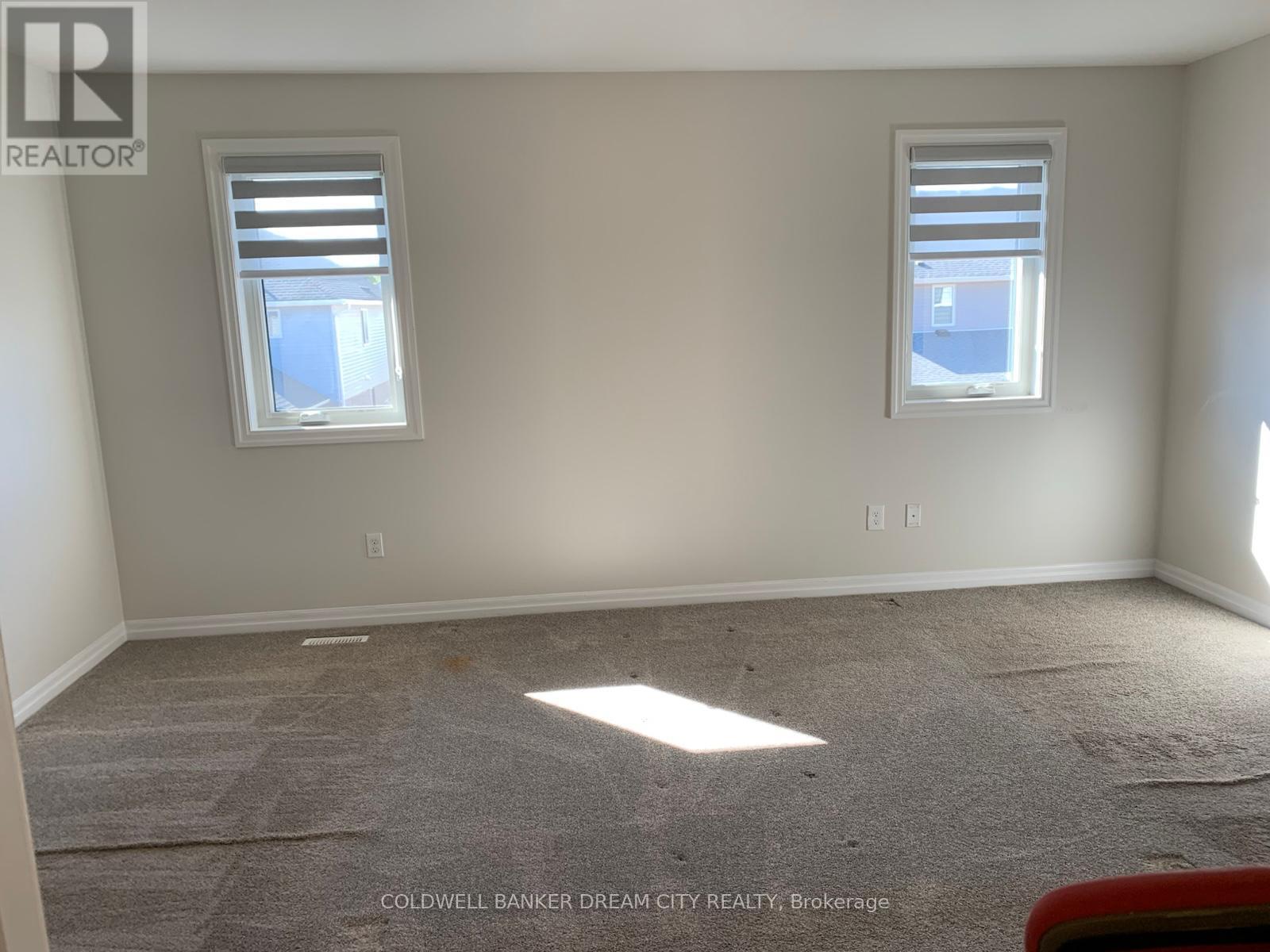 46 Curren Crescent, Tillsonburg, Ontario  N4G 0J3 - Photo 13 - X12456404