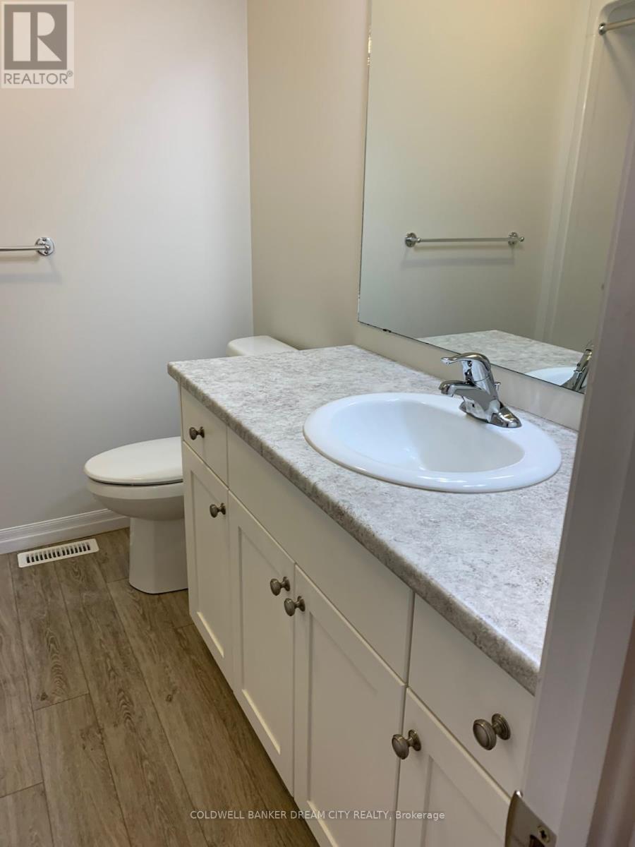 46 Curren Crescent, Tillsonburg, Ontario  N4G 0J3 - Photo 18 - X12456404