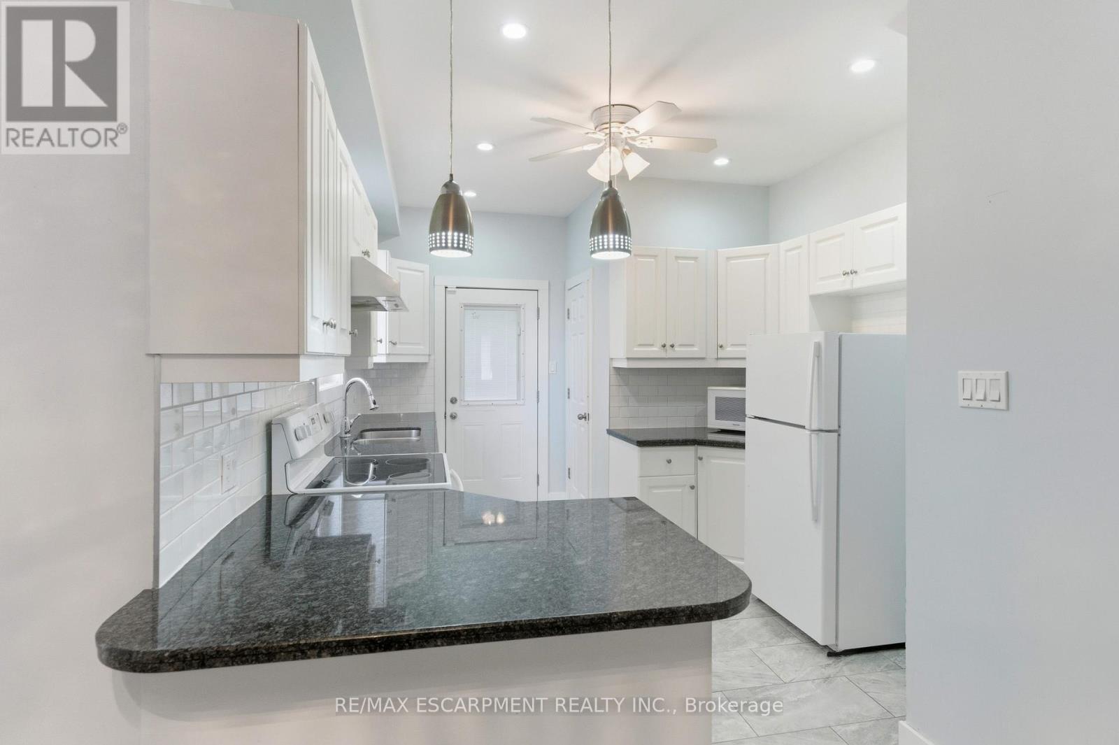 199 Jackson Street E, Hamilton, Ontario  L8N 1L7 - Photo 12 - X12456424
