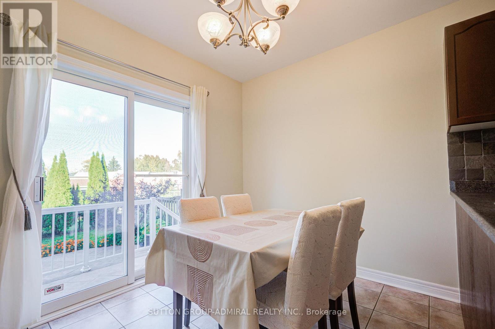 6 Lorridge Street, Richmond Hill, Ontario  L4E 4E6 - Photo 12 - N12456391