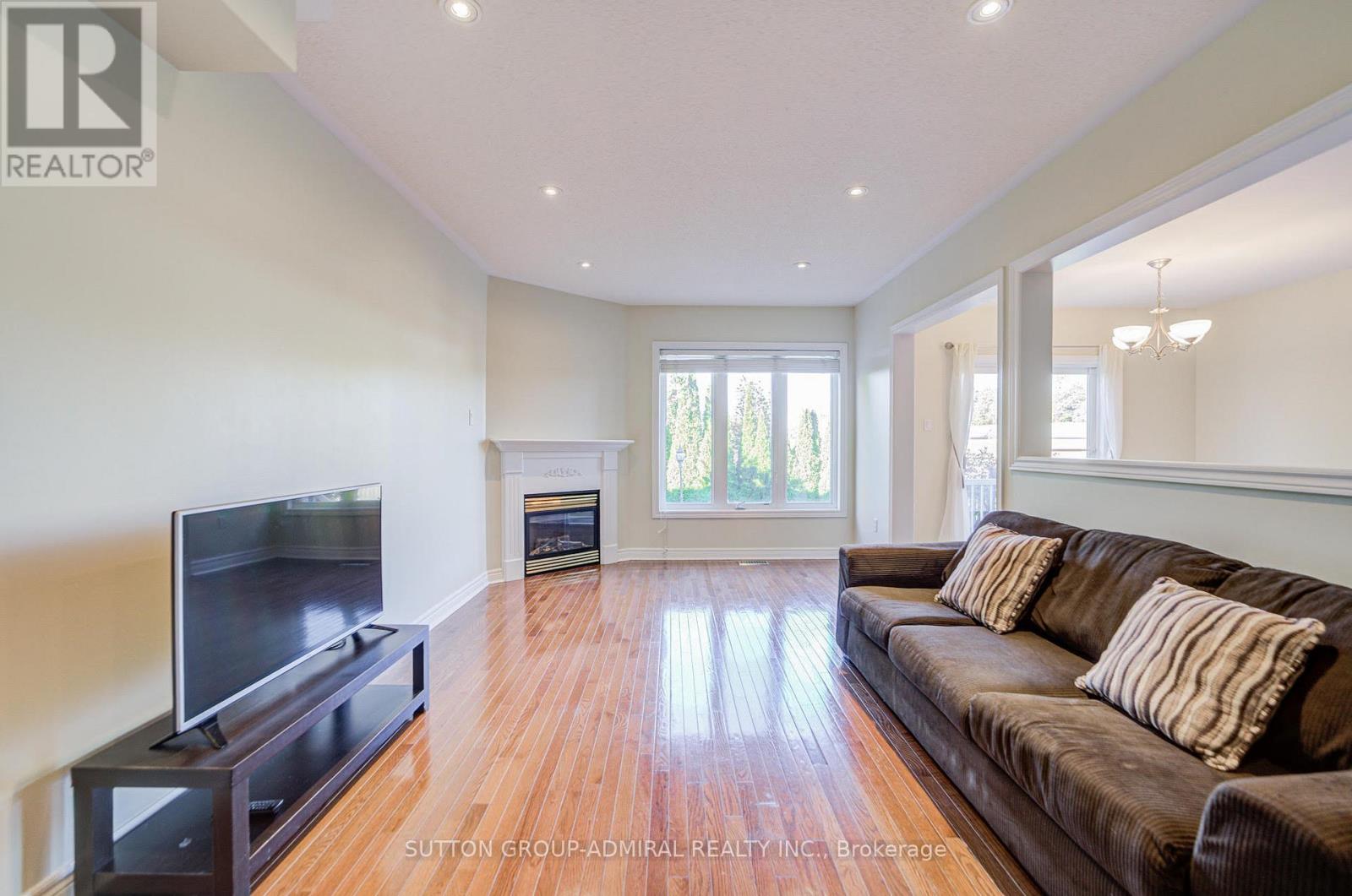 6 Lorridge Street, Richmond Hill, Ontario  L4E 4E6 - Photo 15 - N12456391