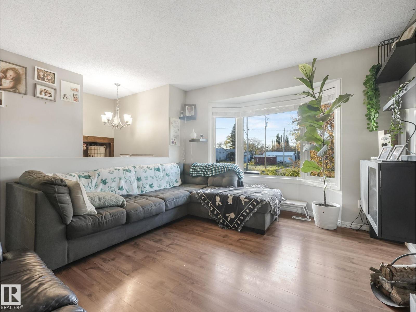 5006 51 Av, Calmar, Alberta  T0C 0V0 - Photo 5 - E4461653