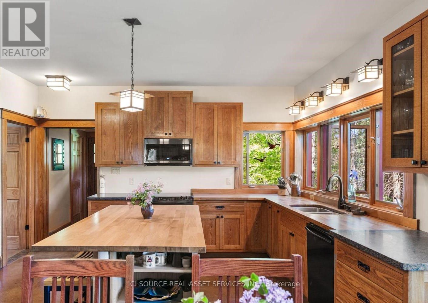 1093 Althorpe Road, Tay Valley, Ontario  K7H 3R9 - Photo 8 - X12455902