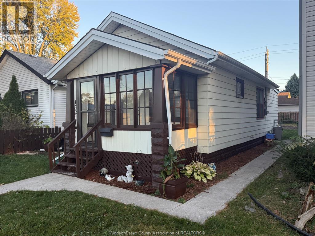 1521 Pelletier Street, Windsor, Ontario  N9B 1S4 - Photo 3 - 25025861