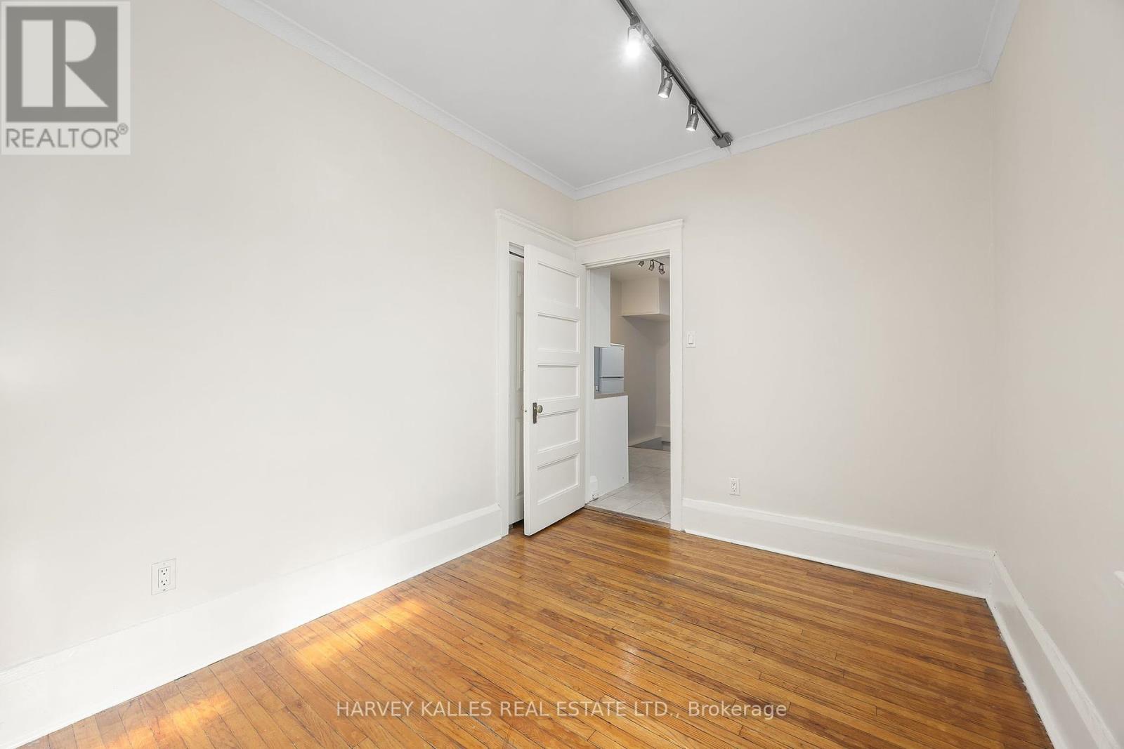 101 - 440 Avenue Road, Toronto, Ontario  M4V 1J8 - Photo 13 - C12448198