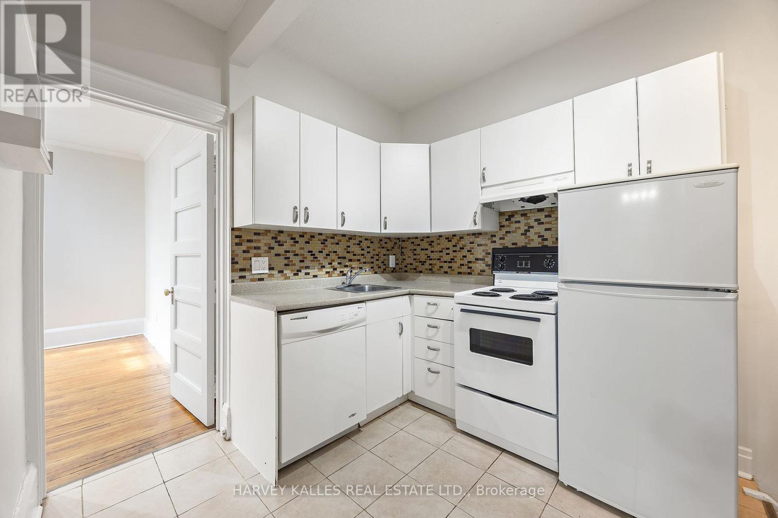 101 - 440 Avenue Road, Toronto, Ontario  M4V 1J8 - Photo 9 - C12448198