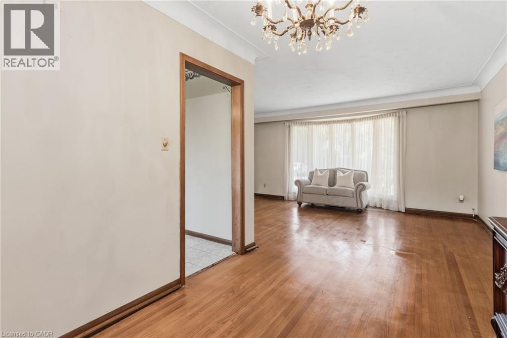 241 Tottenham Road, Burlington, Ontario  L7L 4G5 - Photo 15 - 40778054