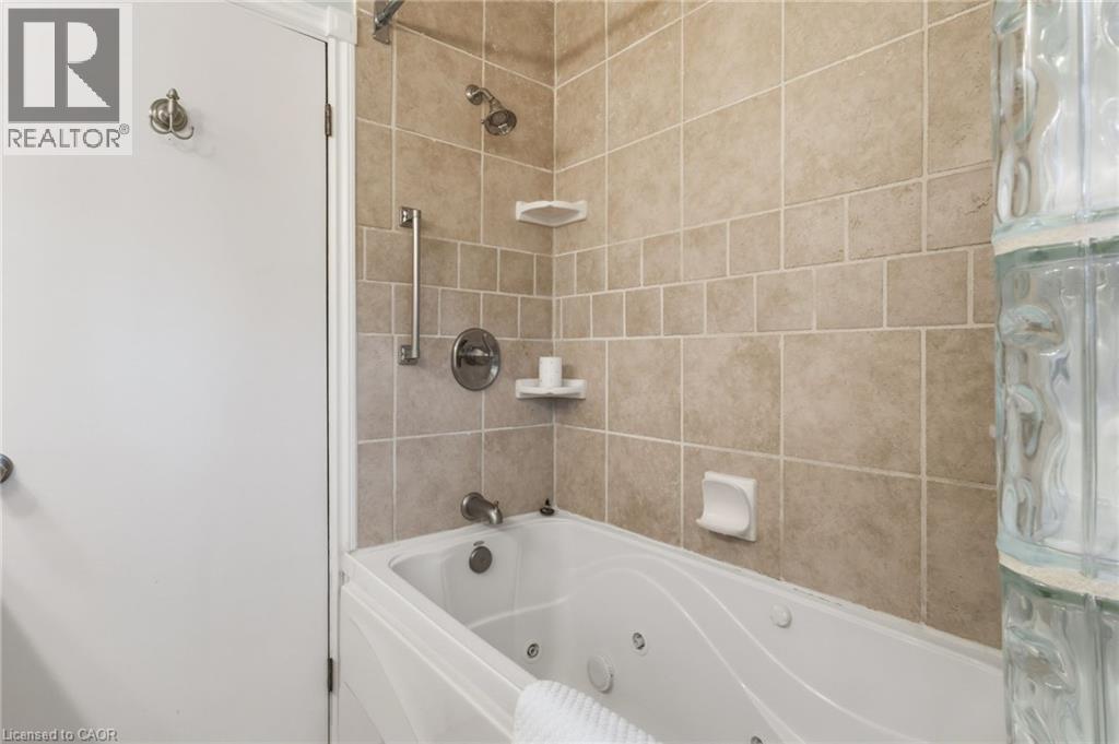 241 Tottenham Road, Burlington, Ontario  L7L 4G5 - Photo 24 - 40778054