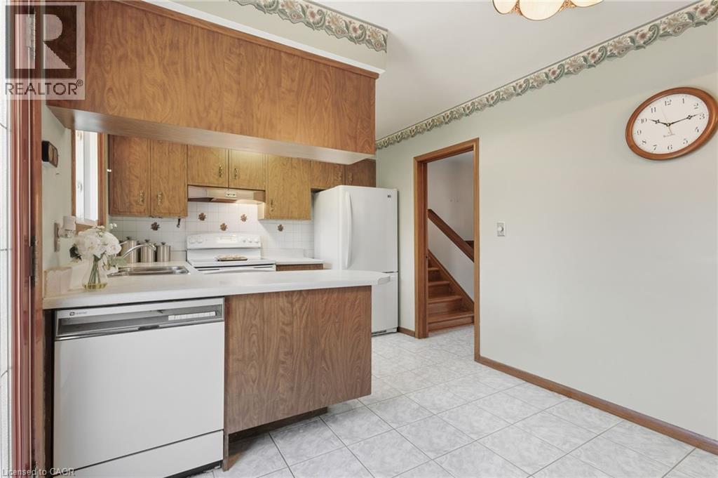 241 Tottenham Road, Burlington, Ontario  L7L 4G5 - Photo 12 - 40778054
