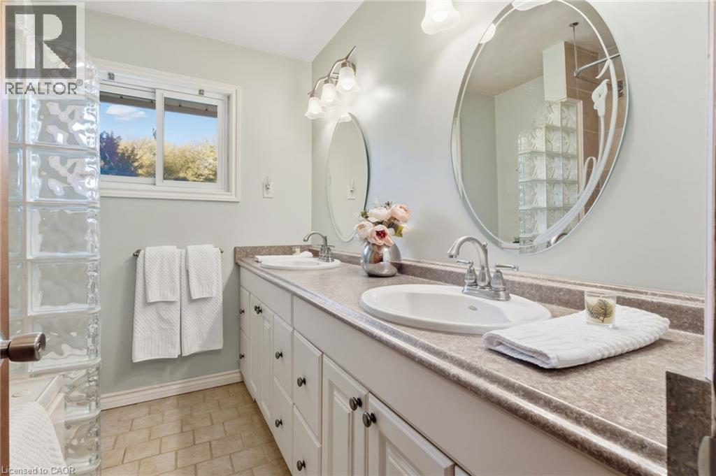 241 Tottenham Road, Burlington, Ontario  L7L 4G5 - Photo 23 - 40778054